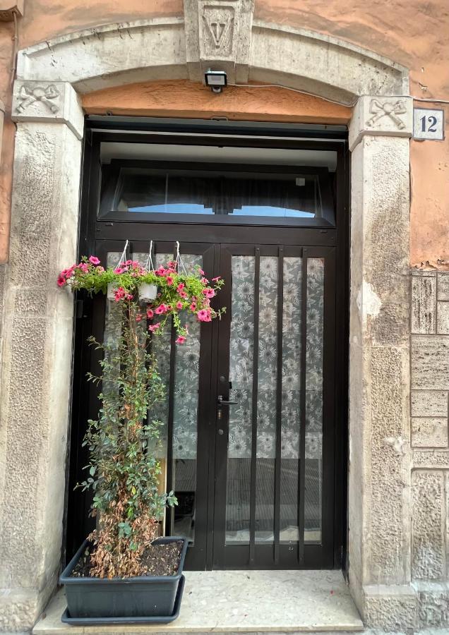 Mini Loft 12 Appartamento Nel Centro Di Bari Eksteriør bilde